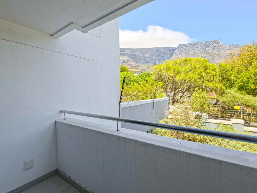 2 Bedroom Property for Sale in Vredehoek Western Cape